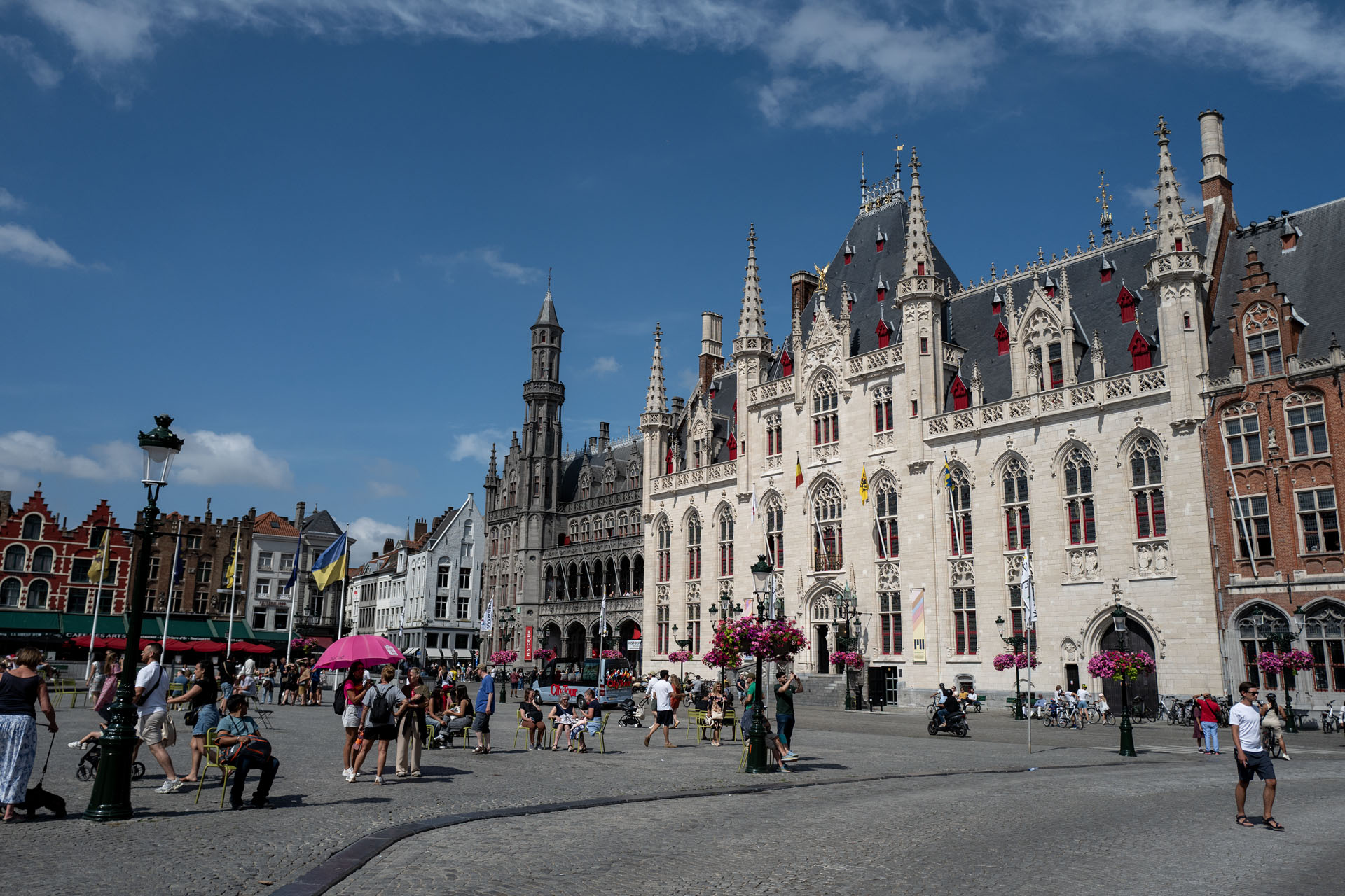 Blick auf den Provinzialpalast an Grote Markt in Brügge